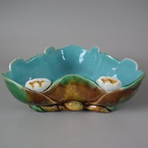 English Majolica Lily Bowl