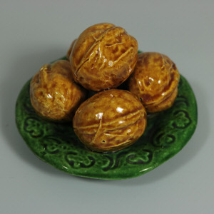 Small Elias Palissy Majolica walnut plate