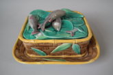 VPC Majolica lilly & fish sardine box & cover