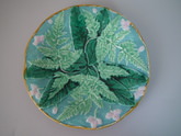 Majolica fern leaf & flowers plate