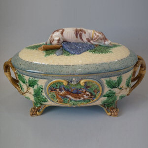 Minton Majolica Gun Dog Game Pie Dish & Liner (LARGE)