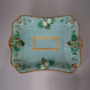 Sarreguemines Majolica Strawberry Platter
