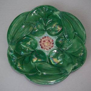 George Jones Majolica Pond Lily Plate