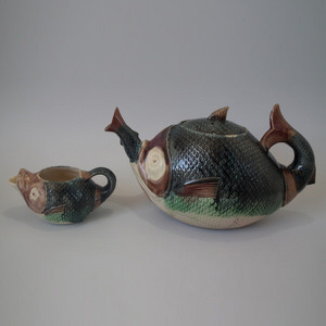 Majolica fish teapot & creamer