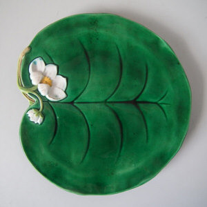 George Jones Majolica water lily plate