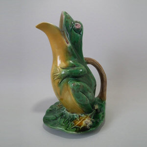 Large English Majolica frog jug