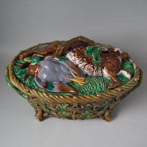 Minton Majolica Hare & Mallard Game Pie Dish (LARGE)
